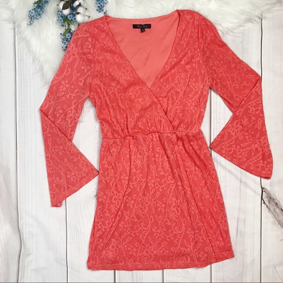 Honey Punch Dresses & Skirts - Honey Punch Coral Lace Faux Wrap Dress Size Large
